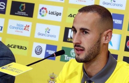 Las Palmas podría comprar a Gálvez, quien no jugará en Reyes frente al Eibar Las Palmas podría comprar a Gálvez, quien no jugará en Reyes frente al Eibar