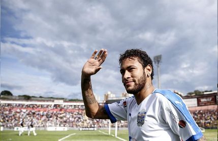 Neymar se divierte en una isla brasileña y se reencuentra con Bruna Marquezine Neymar se divierte en una isla brasileña y se reencuentra con Bruna Marquezine