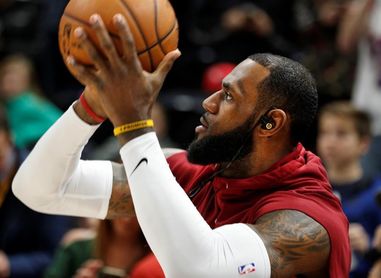 127-131. James se acerca al triple-doble en el triunfo sobre los Magic 127-131. James se acerca al triple-doble en el triunfo sobre los Magic