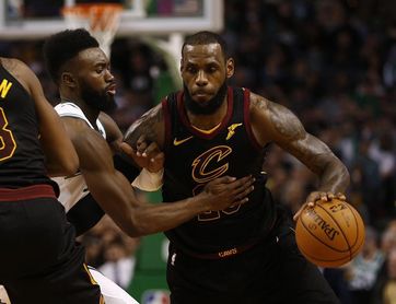 LeBron James y Stephen Curry lideran las votaciones al Partido de las Estrellas LeBron James y Stephen Curry lideran las votaciones al Partido de las Estrellas