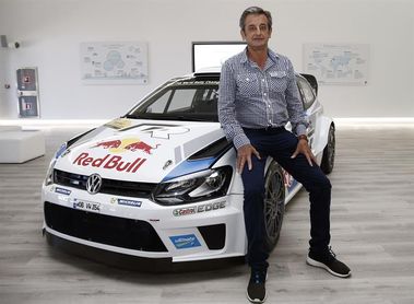 Luis Moya abandona la UCI una semana después de sufrir tres aneurismas Luis Moya abandona la UCI una semana después de sufrir tres aneurismas