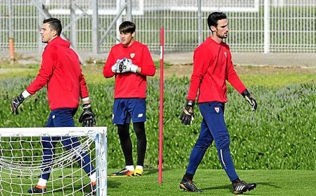 Montella ha comunicado a Soria que no rotará en la portería. Montella ha comunicado a Soria que no rotará en la portería.