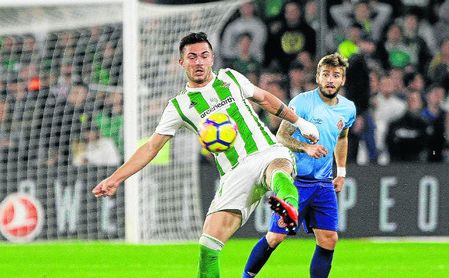 Tosca, en un partido con el Betis. Tosca, en un partido con el Betis.