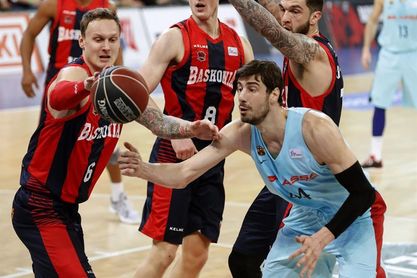 96-72. El Baskonia destroza al Barcelona con un primer cuarto de ensueño 96-72. El Baskonia destroza al Barcelona con un primer cuarto de ensueño