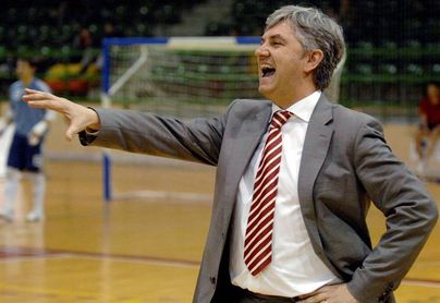 0-1. España sufre ante Azerbaiyán, evita a Portugal y se cita con Ucrania 0-1. España sufre ante Azerbaiyán, evita a Portugal y se cita con Ucrania