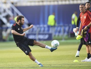 Mata, Asenjo y Mendilibar, galardonados en los Premios Panenka Mata, Asenjo y Mendilibar, galardonados en los Premios Panenka
