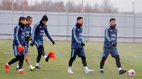 Negociarán un partido amistoso entre las selecciones de Argentina y Cataluña Negociarán un partido amistoso entre las selecciones de Argentina y Cataluña