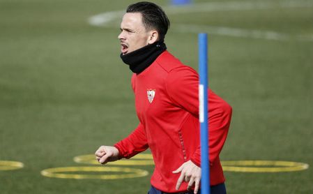 Roque Mesa, uno de los flamantes fichajes invernales del Sevilla FC, en plena sesión de entrenamiento. Roque Mesa, uno de los flamantes fichajes invernales del Sevilla FC, en plena sesión de entrenamiento.