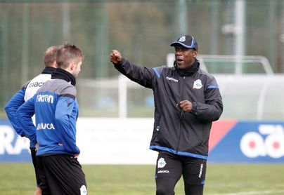 Seedorf se propone recuperar futbolística y anímicamente al Dépor Seedorf se propone recuperar futbolística y anímicamente al Dépor