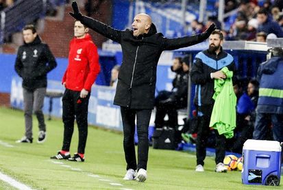 Abelardo: Aquí no se relaja ni el utillero, yo me encargo Abelardo: Aquí no se relaja ni el utillero, yo me encargo