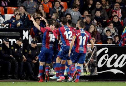 Postigo: El Valencia es un gran equipo no hace falta que el árbitro le ayude Postigo: El Valencia es un gran equipo no hace falta que el árbitro le ayude