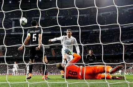 Cristiano: "La eliminatoria no está cerrada, hay que marcar en París" Cristiano: "La eliminatoria no está cerrada, hay que marcar en París"