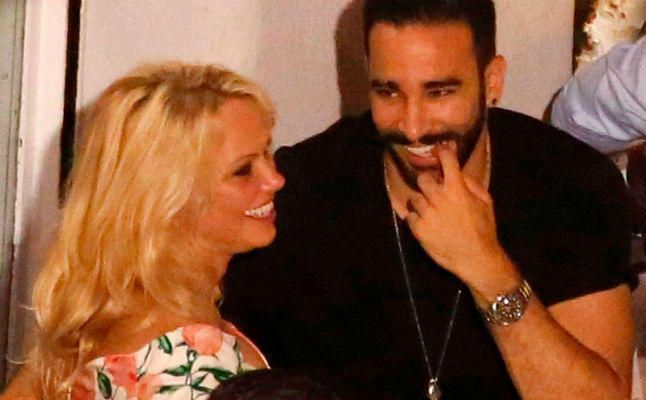 Las confesiones sexuales de Pamela Anderson sobre Adil Rami