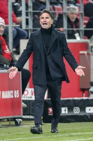 Labbadia se estrena con un empate estéril para el Wolfsburgo Labbadia se estrena con un empate estéril para el Wolfsburgo