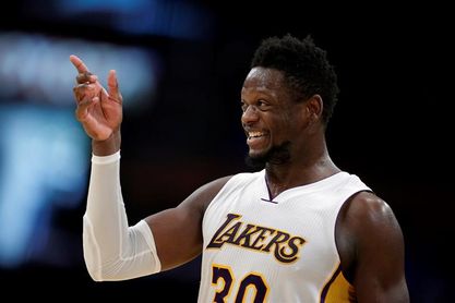 112-116. Randle y los Lakers superan a los Spurs 112-116. Randle y los Lakers superan a los Spurs