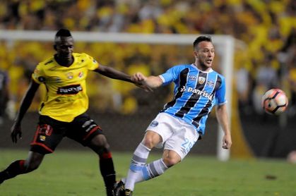 El Barcelona y el Gremio ultiman la negociación por Arthur El Barcelona y el Gremio ultiman la negociación por Arthur