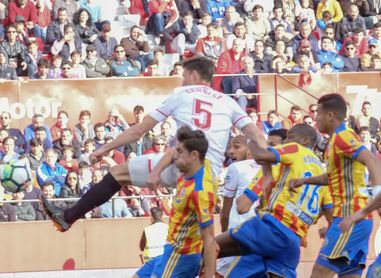 Lenglet: "Es una derrota dura" Lenglet: "Es una derrota dura"