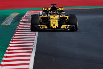 Carlos Sainz: "Tendré alguna opción de podio, pero hay que ser pacientes" Carlos Sainz: "Tendré alguna opción de podio, pero hay que ser pacientes"