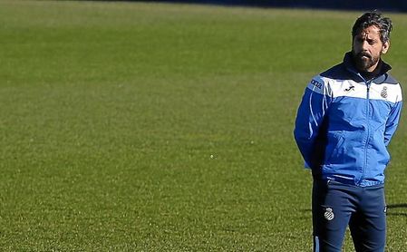 Quique cree que su equipo puede aspirar a lo mismo que el de Setién. Quique cree que su equipo puede aspirar a lo mismo que el de Setién.