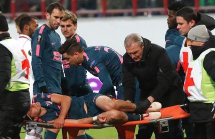 Filipe Luis, operado de su fractura de peroné, estará de baja ocho semanas Filipe Luis, operado de su fractura de peroné, estará de baja ocho semanas