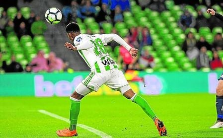 Con esta remate, que se le acabaría escapando a Pau López, marcó Junior Firpo al Espanyol. Con esta remate, que se le acabaría escapando a Pau López, marcó Junior Firpo al Espanyol.