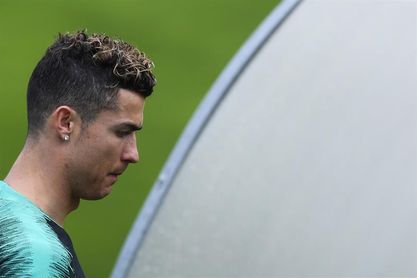 Nike lanza botas con los colores de Portugal para "homenajear" a Ronaldo Nike lanza botas con los colores de Portugal para "homenajear" a Ronaldo