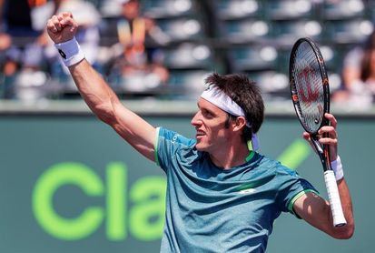 Mayer sufre para derrotar a Young pero ya está en segunda la ronda del Masters 1.000 de Miami Mayer sufre para derrotar a Young pero ya está en segunda la ronda del Masters 1.000 de Miami