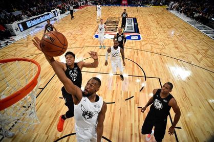 140-79. Walker anota 46 puntos y Willy debuta de titular en marca de equipo 140-79. Walker anota 46 puntos y Willy debuta de titular en marca de equipo