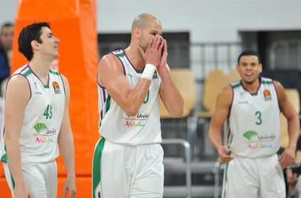 93-88. Unicaja se despide del sueño del título al perder ante el Brose 93-88. Unicaja se despide del sueño del título al perder ante el Brose
