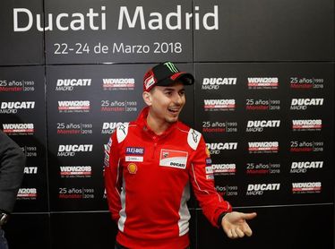 Lorenzo asegura que su prioridad "es acabar" lo que empezó, "ser campeón" Lorenzo asegura que su prioridad "es acabar" lo que empezó, "ser campeón"
