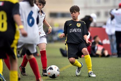 El ahijado de Ronaldinho brilla en el torneo infantil de Cataluña El ahijado de Ronaldinho brilla en el torneo infantil de Cataluña