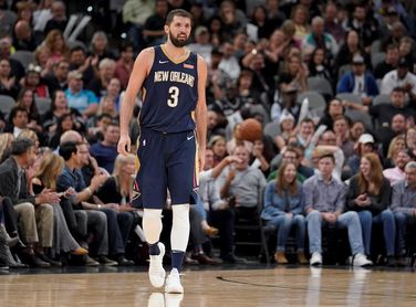 Mirotic brilla con su mejor juego y acerca a los Pelicans a los playoffs Mirotic brilla con su mejor juego y acerca a los Pelicans a los playoffs