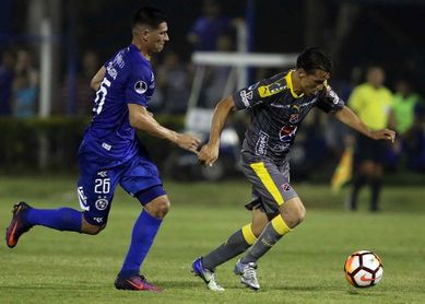 2-0. Sol de América vence al Medellín de Rescalvo con un doblete de Zeballos 2-0. Sol de América vence al Medellín de Rescalvo con un doblete de Zeballos