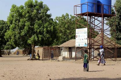 El agua fluye en Gambia un año después del derbi asturiano en El agua fluye en Gambia un año después del derbi asturiano en