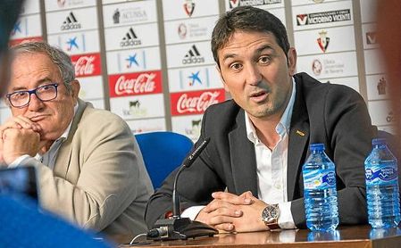 Braulio, en su presentación con Osasuna en mayo de 2017. Braulio, en su presentación con Osasuna en mayo de 2017.