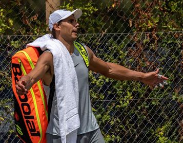 Nadal toma contacto con la hierba del Mallorca Open en su camino a Wimbledon Nadal toma contacto con la hierba del Mallorca Open en su camino a Wimbledon