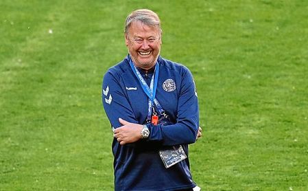 Age Hareide no consiguió quedarse en el Betis como jugador. Age Hareide no consiguió quedarse en el Betis como jugador.