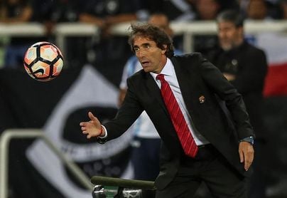 Barcelona a la espera de un traspié de Liga de Quito en Ecuador Barcelona a la espera de un traspié de Liga de Quito en Ecuador