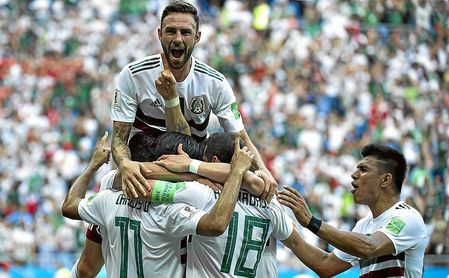 Layún celebra un gol en el Mundial de Rusia con México. Layún celebra un gol en el Mundial de Rusia con México.