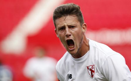 Marc Gual celebra con rabia un gol con el Sevilla Atlético. Marc Gual celebra con rabia un gol con el Sevilla Atlético.