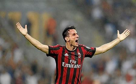 El Sevilla sigue sin ´9´ referencia, a la espera de que se resuelva la salida de Kalinic. El Sevilla sigue sin ´9´ referencia, a la espera de que se resuelva la salida de Kalinic.