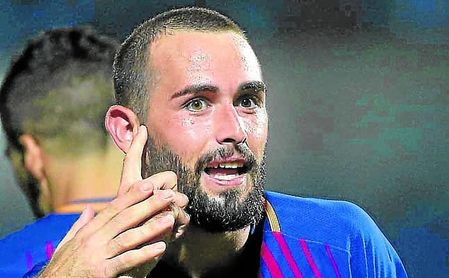 El Sevilla no pierde de vista a Aleix Vidal. El Sevilla no pierde de vista a Aleix Vidal.