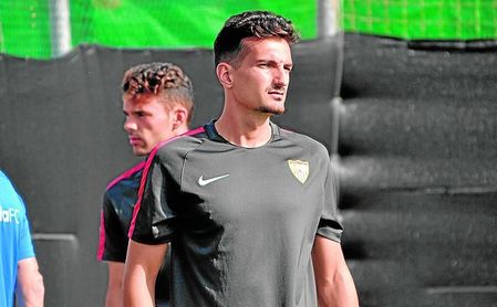 Álex Muñoz, en el ´stage´ del primer equipo en Benidorm. Álex Muñoz, en el ´stage´ del primer equipo en Benidorm.