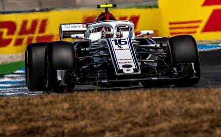 Leclerc marca el mejor tiempo bajo la lluvia en el Gran Premio de Alemania de Fórmula Uno Leclerc marca el mejor tiempo bajo la lluvia en el Gran Premio de Alemania de Fórmula Uno