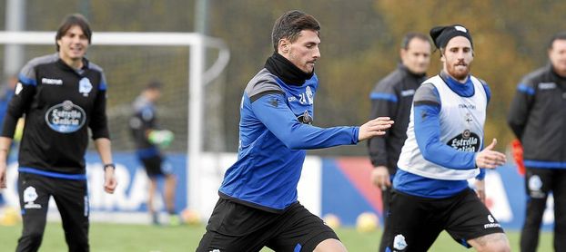 Schär, central del Deportivo en la agenda del Sevilla. Schär, central del Deportivo en la agenda del Sevilla.