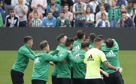 Antes de empezar LaLiga, entreno a puerta abierta Antes de empezar LaLiga, entreno a puerta abierta