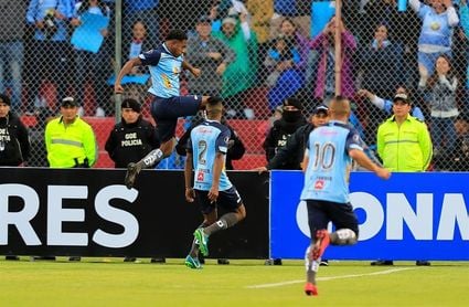 El argentino Tévez anota y consolida el liderato del Macará en el fútbol en Ecuador El argentino Tévez anota y consolida el liderato del Macará en el fútbol en Ecuador