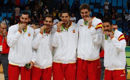 Calderón a Navarro: "El baloncesto te echará de menos" Calderón a Navarro: "El baloncesto te echará de menos"