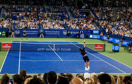 Federer remonta un complicado partido y accede a las semifinales del Masters 1000 de Cincinnati Federer remonta un complicado partido y accede a las semifinales del Masters 1000 de Cincinnati