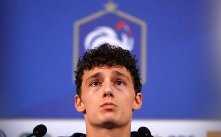 El campeón del mundo Benjamin Pavard desmiente tener un acuerdo con el Bayern El campeón del mundo Benjamin Pavard desmiente tener un acuerdo con el Bayern